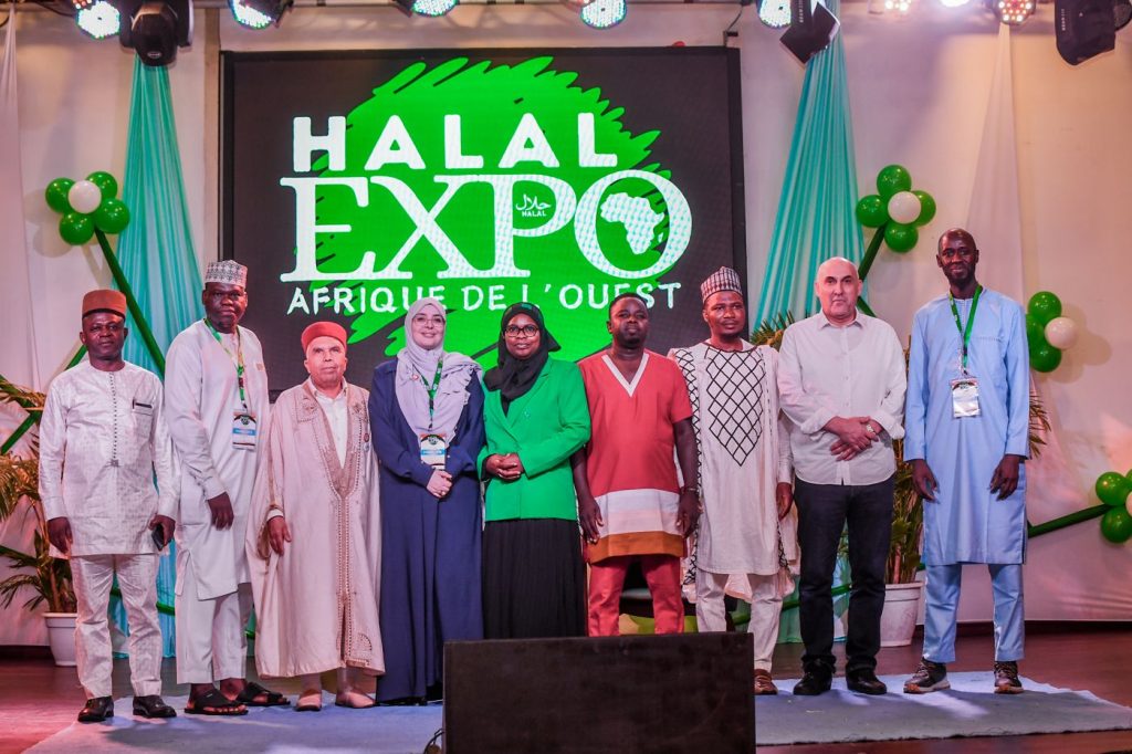 Halal Expo Afrique de l’Ouest 2026 — Les délégations réunies sur scène